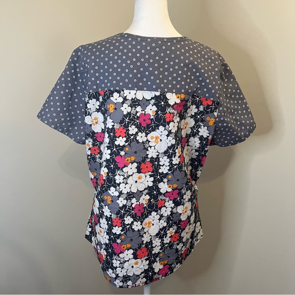 Scrubstar Grey Pink and White Mock Wrap Floral Scrub Uniform Top Women Size M - Picture 3 of 5